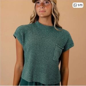 Chic Green Knit Crop Top